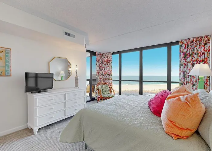 Holiday home Modern Retreat With Balcony Views Pools Gym & Tennis Ocean City