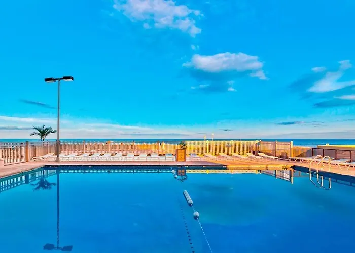 Modern Retreat With Balcony Views Pools Gym & Tennis * Ocean City
