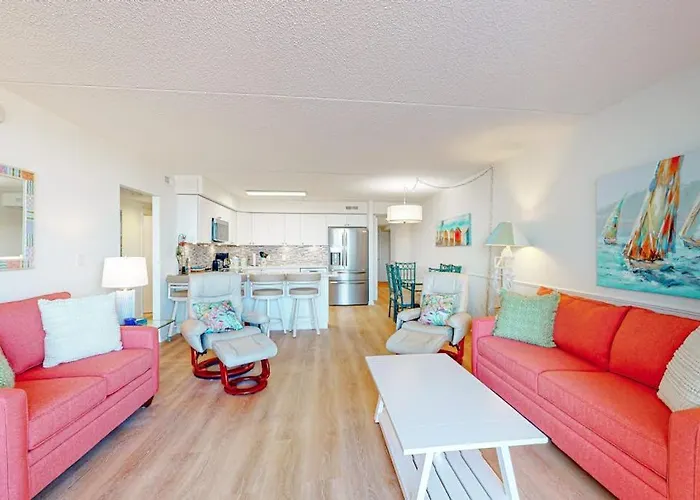 Modern Retreat With Balcony Views Pools Gym & Tennis Holiday home *