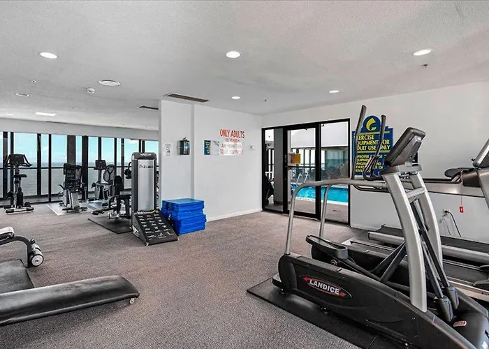 Modern Retreat With Balcony Views Pools Gym & Tennis Ocean City